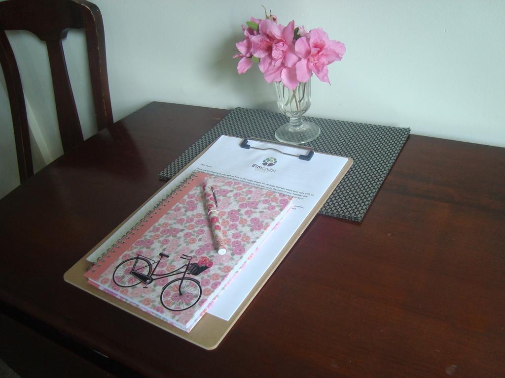 Elm Lodge Bright Kamer foto